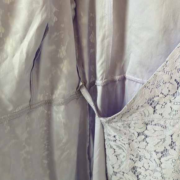 ALI & JAY Lilac Purple Lace Midi Wrap Dress Size M - Picture 7 of 7